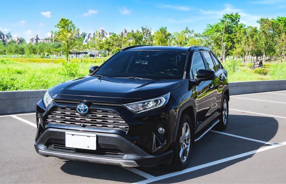 5-Seater SUV with Driver's 1st image