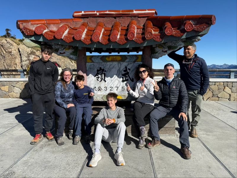 Taichung Mountain & Sea 2-Day Tour's 1st image