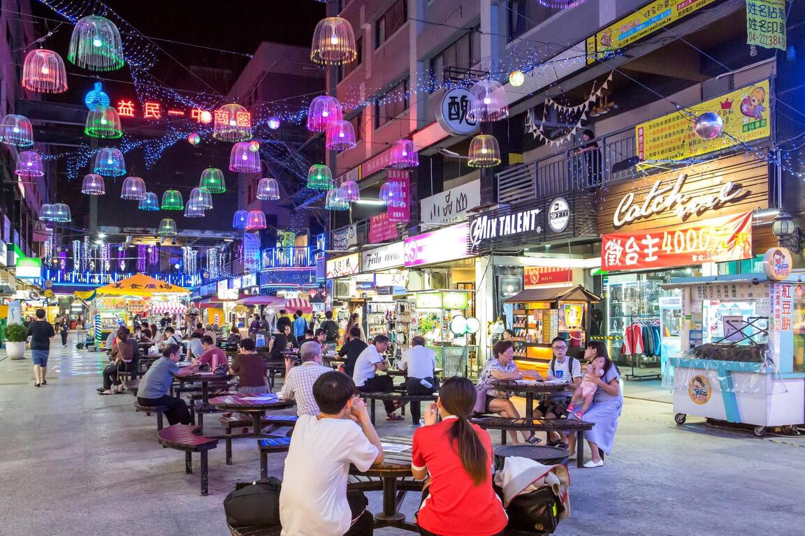 一中街夜市｜台中年輕力爆棚的美食 × 時尚熱點的第1張圖片